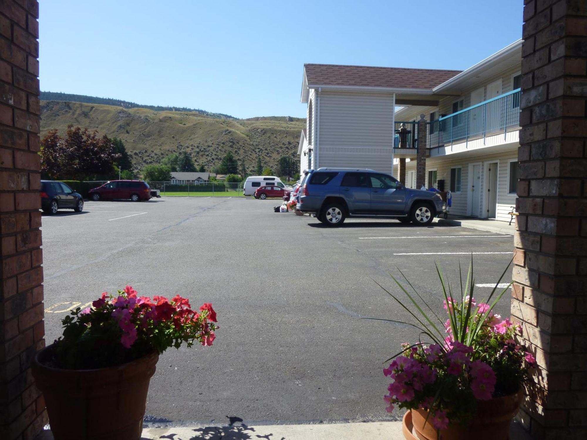 The Ranchland Inn Kamloops Ngoại thất bức ảnh